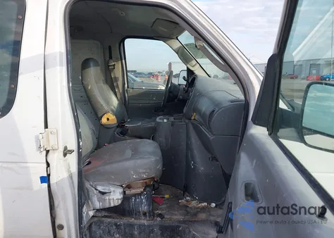 2003 Ford E-150 Commercial из США, поврежденный, VIN 1FTRE14203HB06271